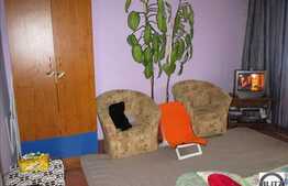 Vanzare apartament 3 camere, 56 mp utili, zona Maramuresului, cu boxa