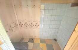 Casa demolabila si teren de 1000 mp, Crisbav 