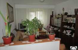 Vanzare apartament 4 camere, 79 mp utili, zona Parang, cu boxa si parcare