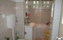 Vanzare apartament 4 camere, 79 mp utili, zona Parang, cu boxa si parcare