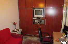 Vanzare apartament 4 camere, 79 mp utili, zona Parang, cu boxa si parcare