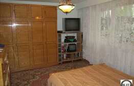 Vanzare apartament 4 camere, 79 mp utili, zona Parang, cu boxa si parcare