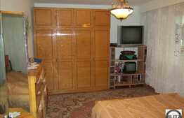 Vanzare apartament 4 camere, 79 mp utili, zona Parang, cu boxa si parcare