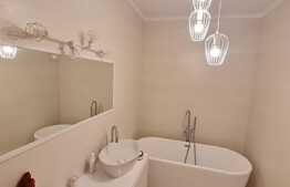 Apartament de lux, 74 mp, 3 camere, A.C, dressing, parcare, zona Cetatii