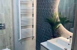 Apartament de 3 camere, la cheie, terasă de 33 mp, 2 băi, zona Carpaților