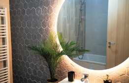 Apartament de 3 camere, la cheie, terasă de 33 mp, 2 băi, zona Carpaților