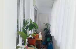 Apartament de 3 camere, balcon, zona Lombului