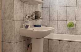 Apartament de 3 camere, etaj interemediar, zona MOL