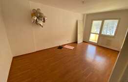 Apartament de 3 camere, 64 mp, decomandat, zona Racadau