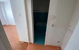 Apartament de 3 camere, 64 mp, decomandat, zona Racadau