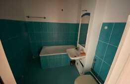 Apartament de 3 camere, 64 mp, decomandat, zona Racadau