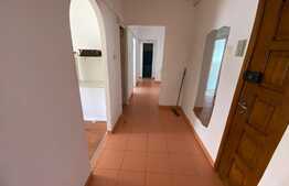 Apartament de 3 camere, 64 mp, decomandat, zona Racadau