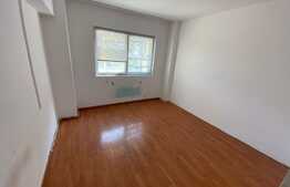 Apartament de 3 camere, 64 mp, decomandat, zona Racadau