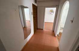 Apartament de 3 camere, 64 mp, decomandat, zona Racadau