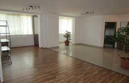 2 camere, 105 mp! Mobilat si utilat! 2 locuri de parcare! Zona strazii Florilor!