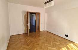 Apartament 3 camere, decomandat, 72 mp, zona Tractorul