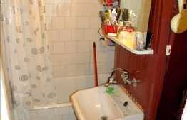 De vanzare 4 camere, 53 mp, etaj intermediar, zona Mehedinti. Loc de parcare!