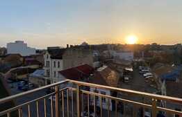 Apartament superb de 2 camere, totul nou, garaj, terasa, zona centrala