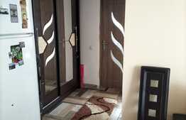 Apartament de 2 camere, etaj intermediar, balcon, parcare! Zona Terra!