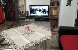 Apartament de 2 camere, etaj intermediar, balcon, parcare! Zona Terra!