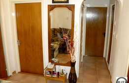 De vanzare apartament cu 3 camere decomandate, 67 mp. Loc de parcare si boxa!