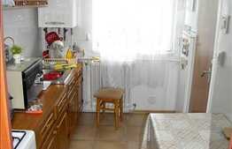 De vanzare apartament cu 3 camere decomandate, 67 mp. Loc de parcare si boxa!