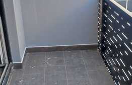 Apartament semifinisat, doua camere,etaj intermediar , zona Regal 