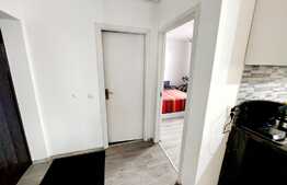 Apartament 3 camere, zona accesibila, parcare, balcon! Zona VIVO