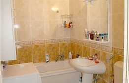 Vanzare apartament cu 2 camere, decomandat, 52 mp