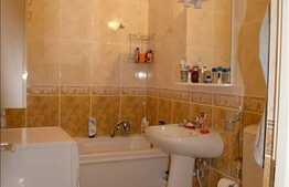 Vanzare apartament cu 2 camere, decomandat, 52 mp