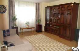 Vanzare apartament cu 2 camere, decomandat, 52 mp