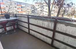 Apartament 4 camere, decomandat, etaj intermediar, garaj, zona Kaufland