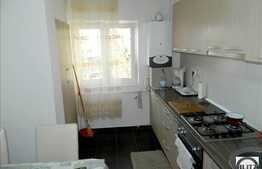 Apartament de vanzare, 4 camere decomandate, 80 mp plus 3 balcoane si boxa