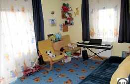 De vanzare in zona Campului, apartament cu 3 camere, 92 mp plus 3 balcoane