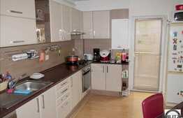 De vanzare in zona Campului, apartament cu 3 camere, 92 mp plus 3 balcoane