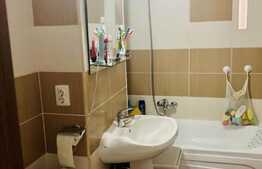 Apartament de 3 camere, decomandat, parcare, zona Tractorul