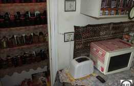 Vanzare apartament cu 2 camere, 50 mp utili, zona S. Albini, cu boxa