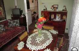 Vanzare apartament cu 2 camere, 50 mp utili, zona S. Albini, cu boxa