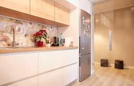 Apartament tip Penthouse de 4 camere pe doua nivele, 130 mp, parcare, terasa 6 mp, Valea Garbaului