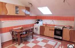 Apartament de inchiriat, la mansarda, 2 camere semidecomandate 60 mp, zona Big