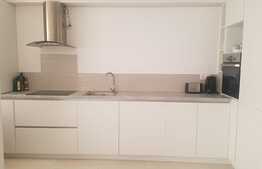 Garsoniera de 40 mp, parcare, lux, zona strazii Buna Ziua