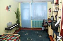 Apartament in zona FSEGA, 4 camere decomandate, 84 mp, plus 2 balcoane