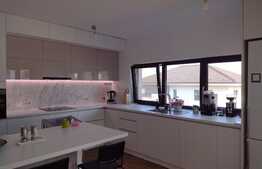 Casa 170 mp, demisol si teren 700 mp, priveliste si confort