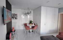 Apartament 2 camere, lux, 60 mp, terasa, parcare, zona Centrala