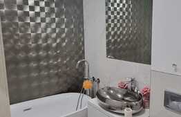 Apartament 2 camere, lux, 60 mp, terasa, parcare, zona Centrala