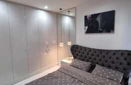 Apartament 2 camere, lux, 60 mp, terasa, parcare, zona Centrala