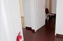 3 camere de vanzare, 68 mp. Boxa inclusa! Are si acces direct din strada!