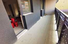 Apartament de 3 camere, 65 mp, etaj intermediar, zona Teilor