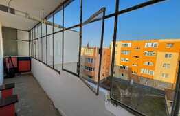 Apartament de 2 camere, decomandat, 50 mp, zona Golden Tulip