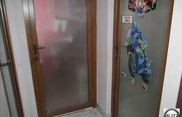 Apartament 3 camere de vanzare, 46 mp utili, zona Ciucas, cu parcare